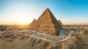 Construcción de la Pirámide de Giza en el antiguo Egipto