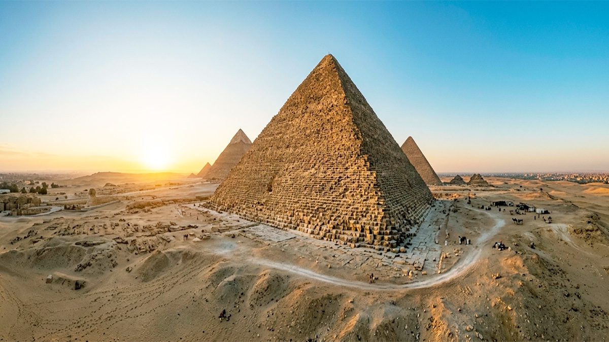 Construcción de la Pirámide de Giza en el antiguo Egipto