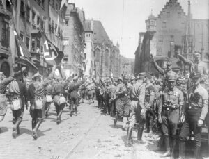 Congreso del Partido Nacionalsocialista Alemán (NSDAP), desfile en Núremberg, 1929: Adolf Hitler, Franz Pfeffer von Salomon, mitin del Partido Nazi, Robert Sennecke, Internacional.